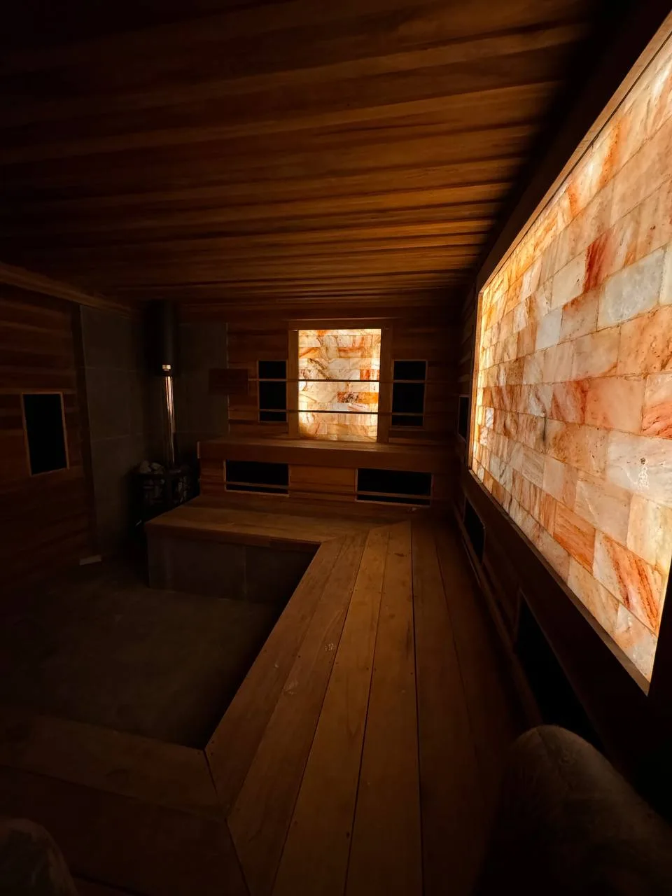 Infrared sauna with Himalayan salt walls